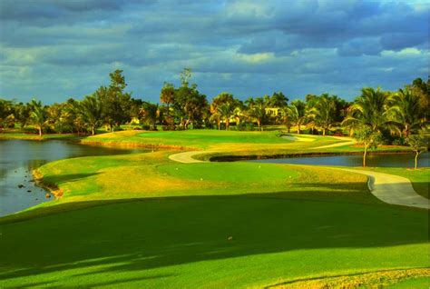 Jacaranda golf course - 